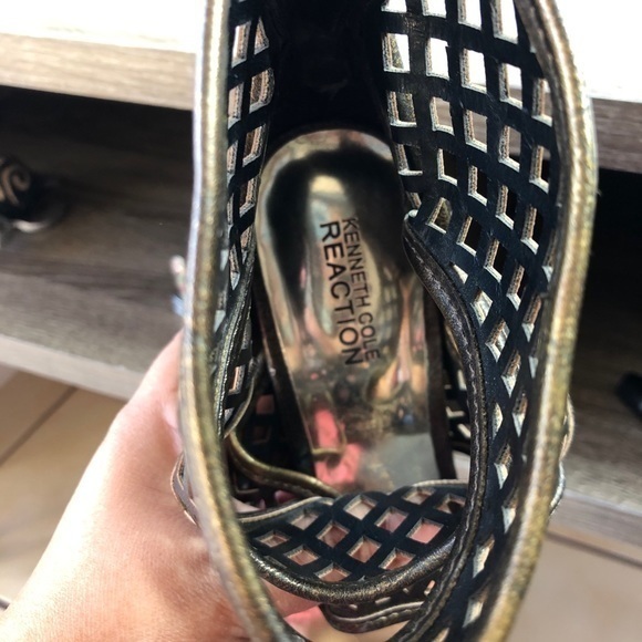 Kenneth Cole R. Heels Sandals #8 - Picture 6 of 13